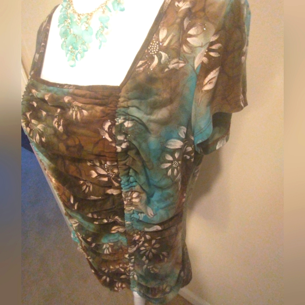 Dressbarn Brown and Blue Floral Ruched Cap Sleeve Blouse - Picture 2 of 9